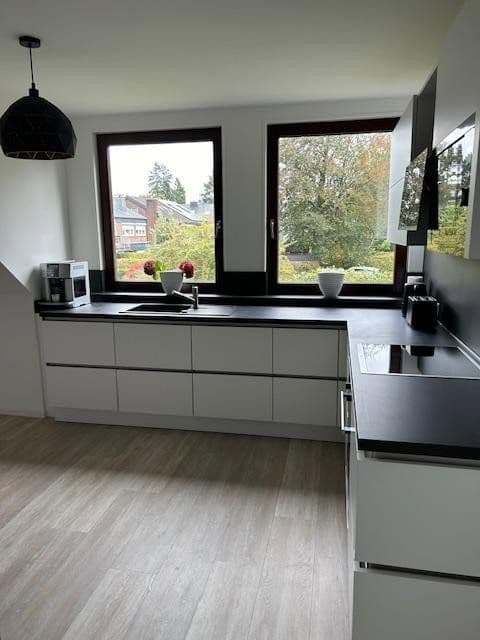 Prenájom bytu 2-izbový 85 m², Neuss, Severné Porýnie - Westfálsko Prenájom bytu 2-izbový 85 m², Neuss, Severné Porýnie - Westfálsko