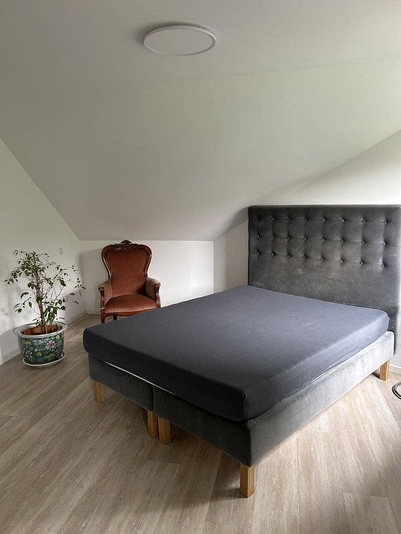 Prenájom bytu 2-izbový 85 m², Neuss, Severné Porýnie - Westfálsko Prenájom bytu 2-izbový 85 m², Neuss, Severné Porýnie - Westfálsko