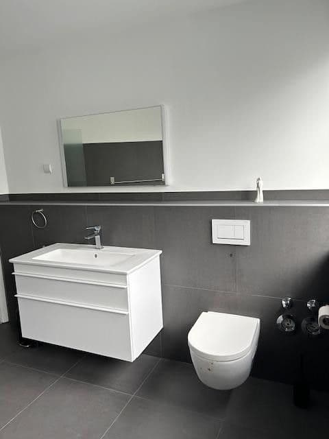 Prenájom bytu 2-izbový 85 m², Neuss, Severné Porýnie - Westfálsko Prenájom bytu 2-izbový 85 m², Neuss, Severné Porýnie - Westfálsko