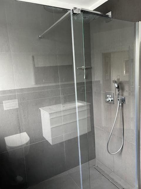 Prenájom bytu 2-izbový 85 m², Neuss, Severné Porýnie - Westfálsko Prenájom bytu 2-izbový 85 m², Neuss, Severné Porýnie - Westfálsko