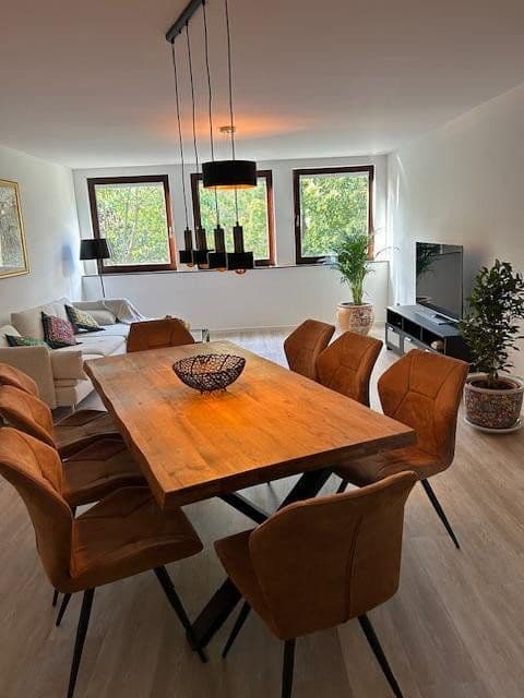 Prenájom bytu 2-izbový 85 m², Neuss, Severné Porýnie - Westfálsko Prenájom bytu 2-izbový 85 m², Neuss, Severné Porýnie - Westfálsko