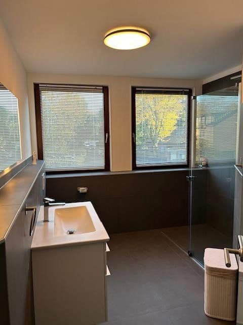 Prenájom bytu 2-izbový 85 m², Neuss, Severné Porýnie - Westfálsko Prenájom bytu 2-izbový 85 m², Neuss, Severné Porýnie - Westfálsko