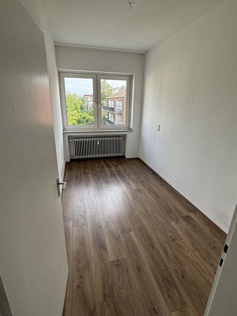 Prenájom bytu 3-izbový 98 m², Goebenplatz 8, Düren, Severné Porýnie - Westfálsko Prenájom bytu 3-izbový 98 m², Goebenplatz 8, Düren, Severné Porýnie - Westfálsko