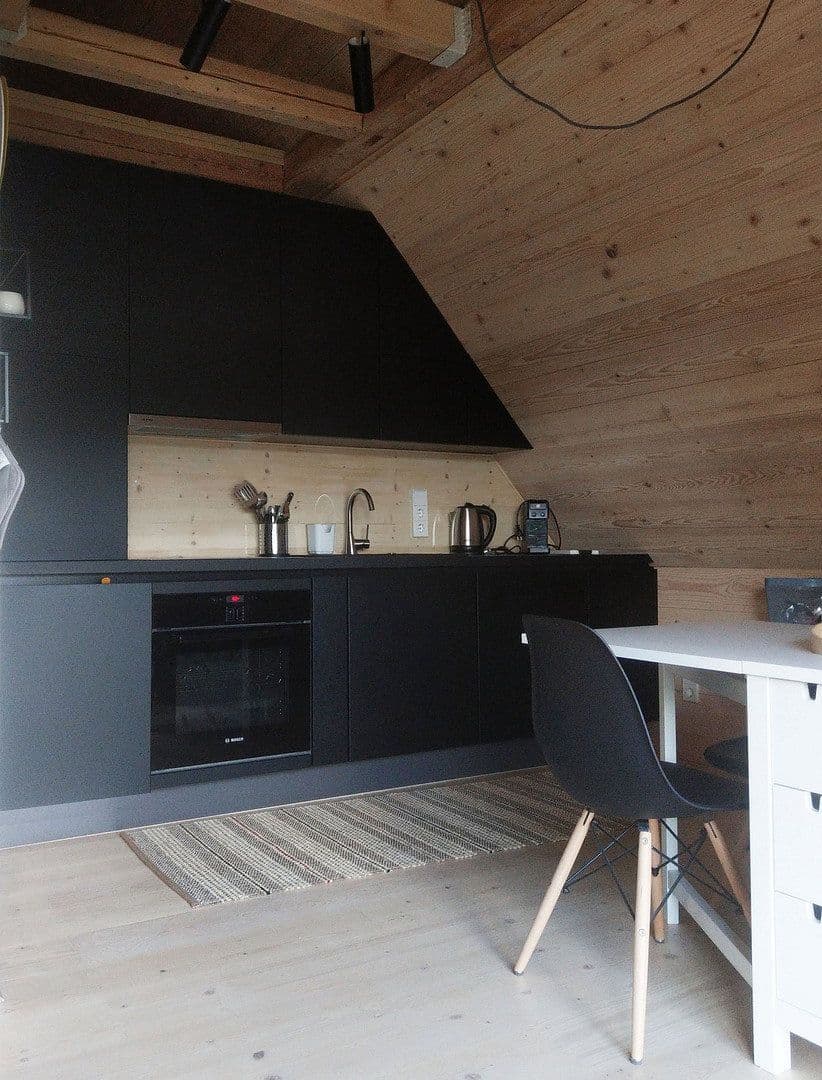 Prenájom bytu 2-izbový 57 m², Stuttgart, Bádensko-Wurttembersko Prenájom bytu 2-izbový 57 m², Stuttgart, Bádensko-Wurttembersko