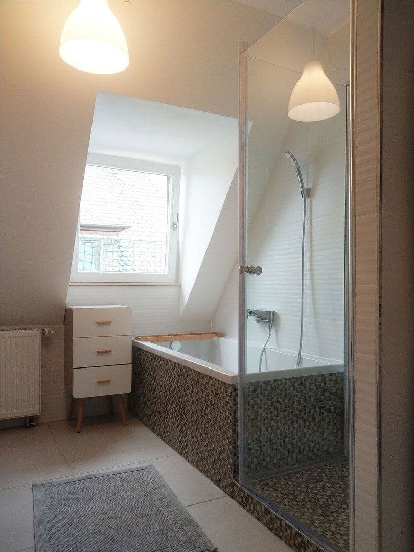 Prenájom bytu 2-izbový 57 m², Stuttgart, Bádensko-Wurttembersko Prenájom bytu 2-izbový 57 m², Stuttgart, Bádensko-Wurttembersko