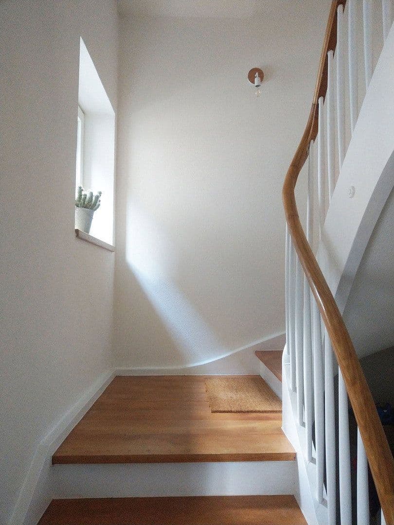 Prenájom bytu 2-izbový 57 m², Stuttgart, Bádensko-Wurttembersko Prenájom bytu 2-izbový 57 m², Stuttgart, Bádensko-Wurttembersko
