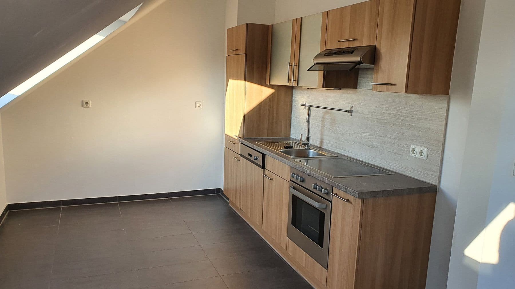 Prenájom bytu 3-izbový 94 m², Ziegelhüttenstr. 18, Babenhausen, Hesensko Prenájom bytu 3-izbový 94 m², Ziegelhüttenstr. 18, Babenhausen, Hesensko