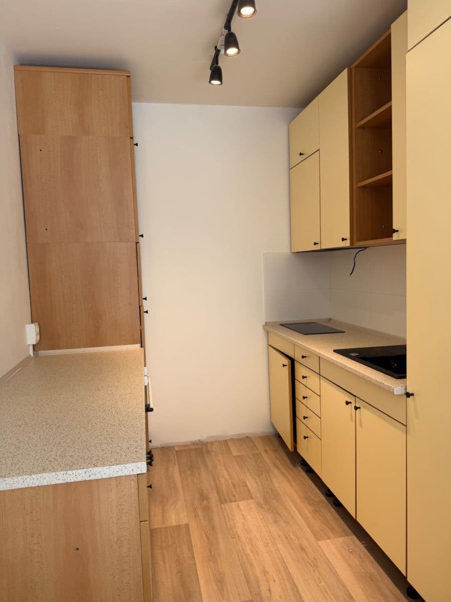 Prenájom bytu 2-izbový 63 m², Hráského, Praha, Praha Prenájom bytu 2-izbový 63 m², Hráského, Praha, Praha