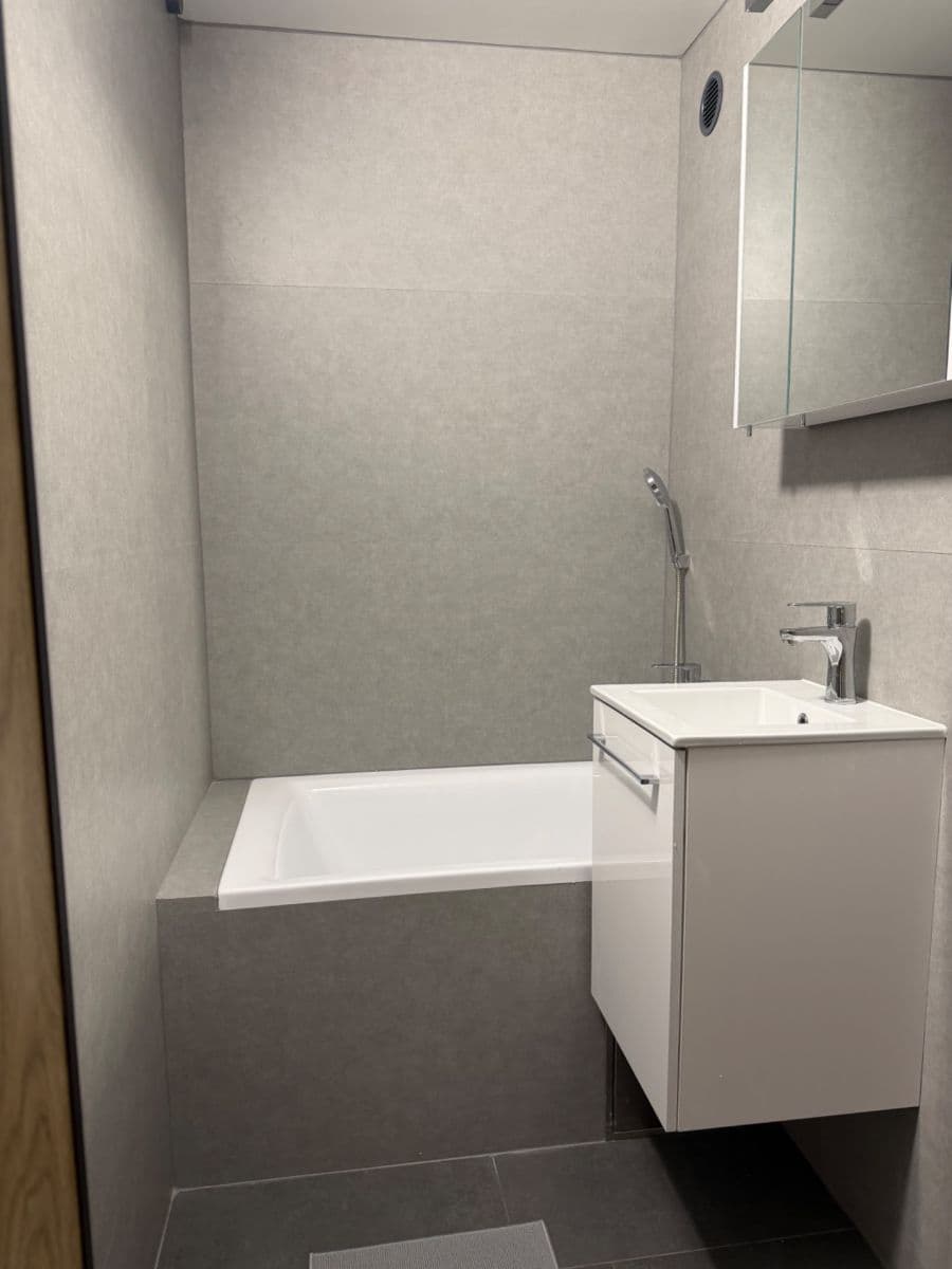 Prenájom bytu 2-izbový 63 m², Hráského, Praha, Praha Prenájom bytu 2-izbový 63 m², Hráského, Praha, Praha
