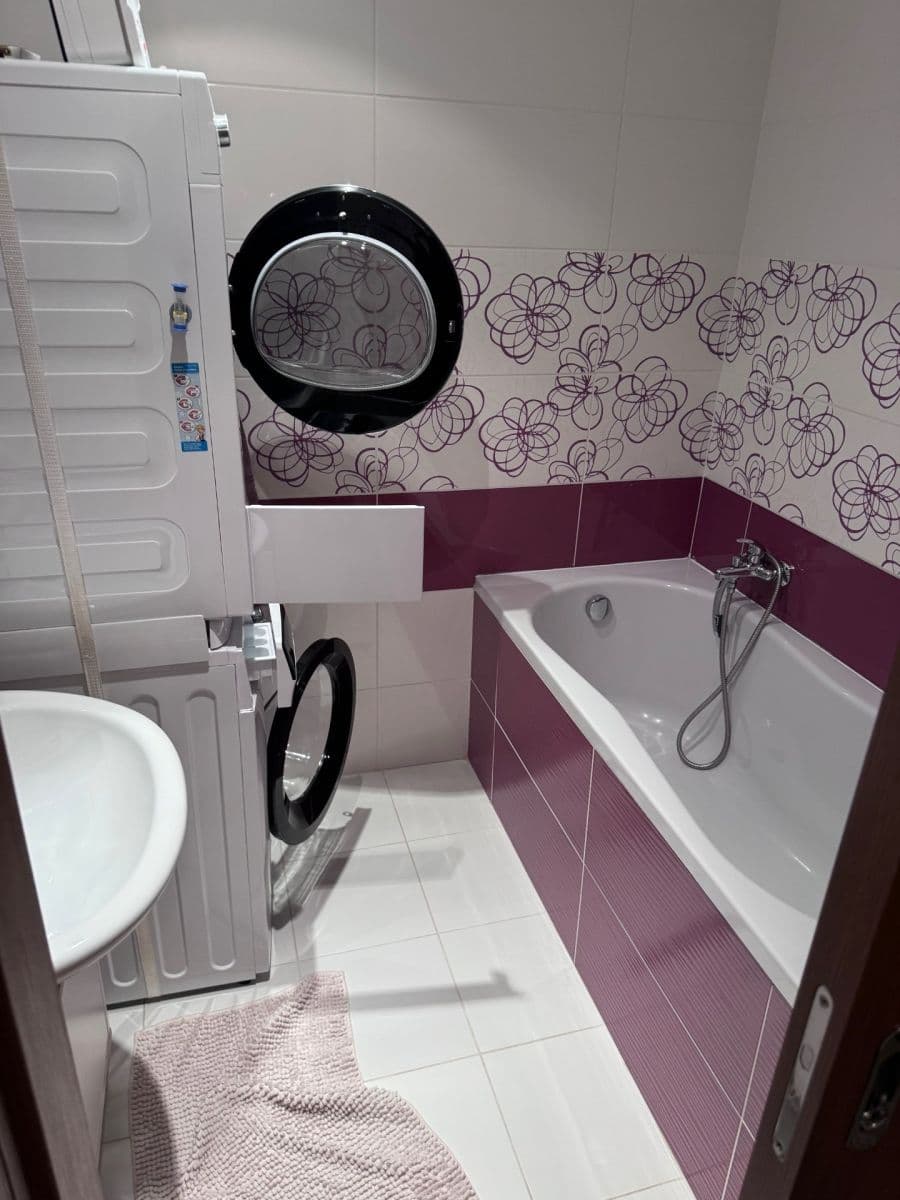 Predaj bytu 3-izbový 74 m², Karla Dvořáčka, Orlová, Moravskoslezský kraj Predaj bytu 3-izbový 74 m², Karla Dvořáčka, Orlová, Moravskoslezský kraj