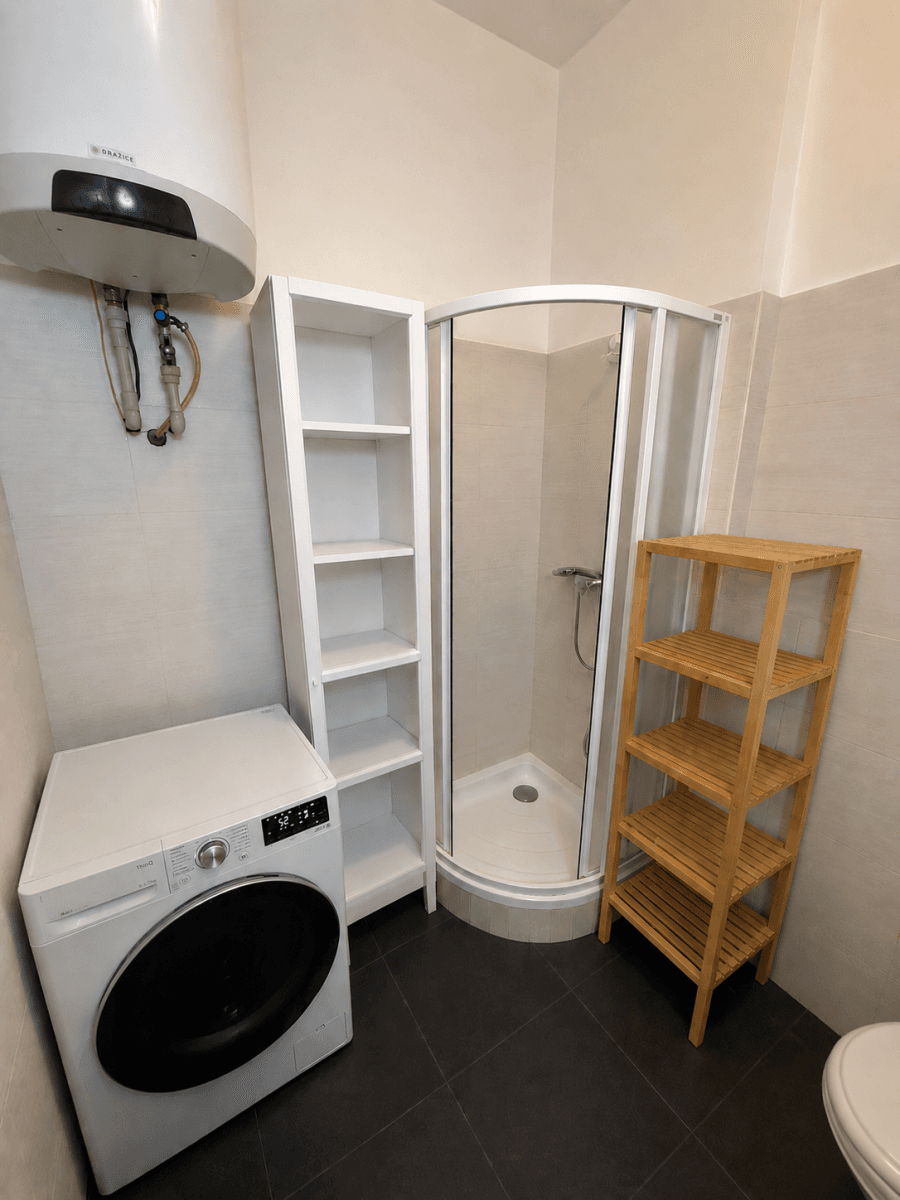 Prenájom bytu 1-izbový 40 m², Křižíkova, Praha, Praha Prenájom bytu 1-izbový 40 m², Křižíkova, Praha, Praha