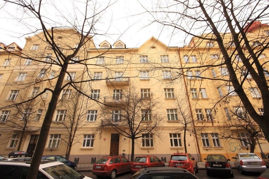 Prenájom bytu 4-izbový 144 m², Kolínská, Praha, Praha Prenájom bytu 4-izbový 144 m², Kolínská, Praha, Praha