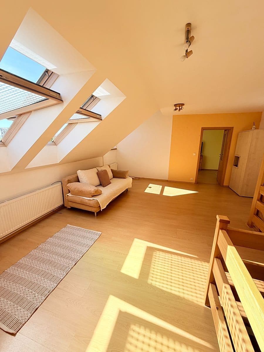 Predaj bytu 4-izbový 122 m², U Trojice, České Budějovice, Jihočeský kraj Predaj bytu 4-izbový 122 m², U Trojice, České Budějovice, Jihočeský kraj