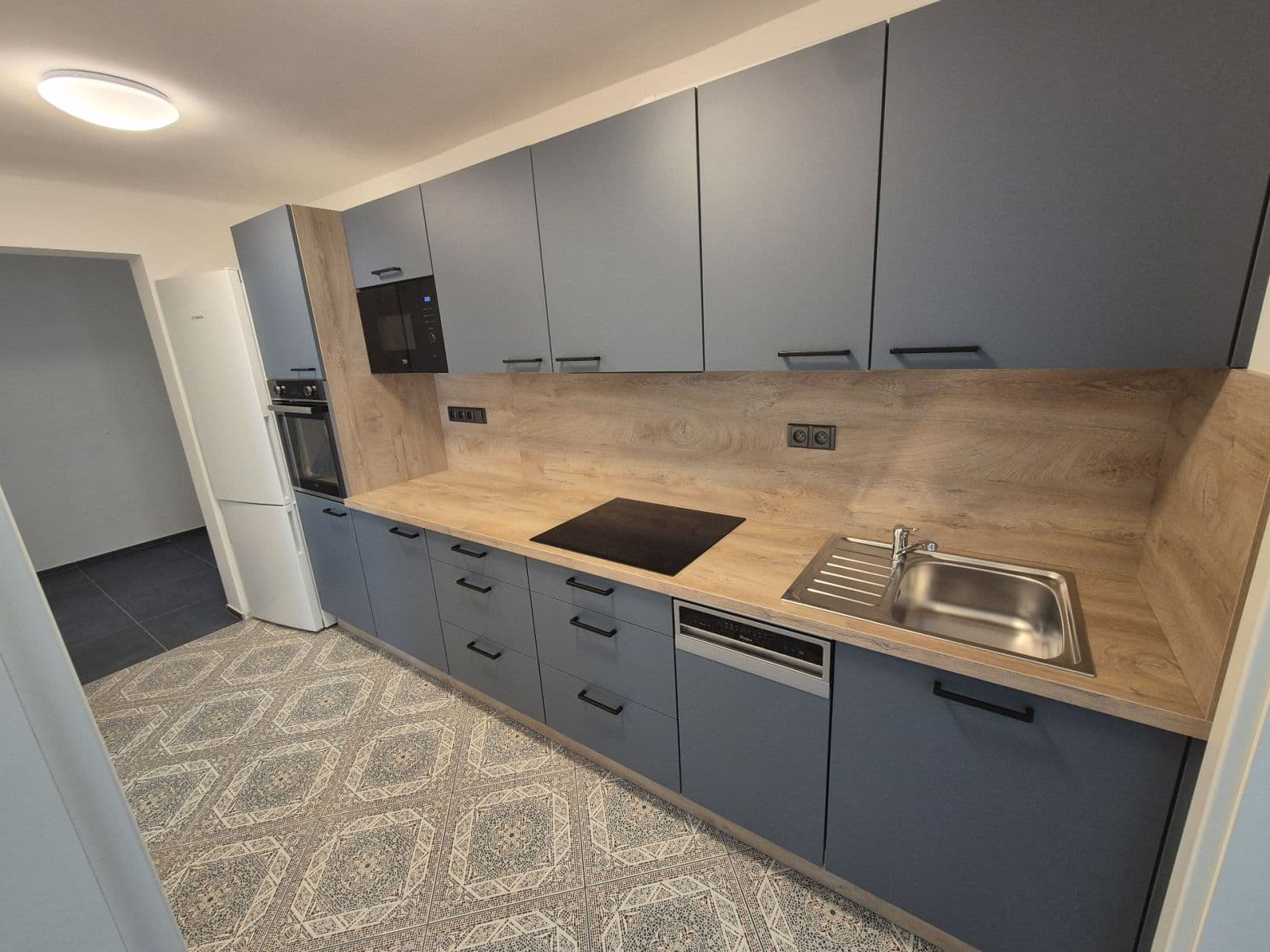 Prenájom bytu 3-izbový 58 m², Kotěrova, Praha, Praha Prenájom bytu 3-izbový 58 m², Kotěrova, Praha, Praha