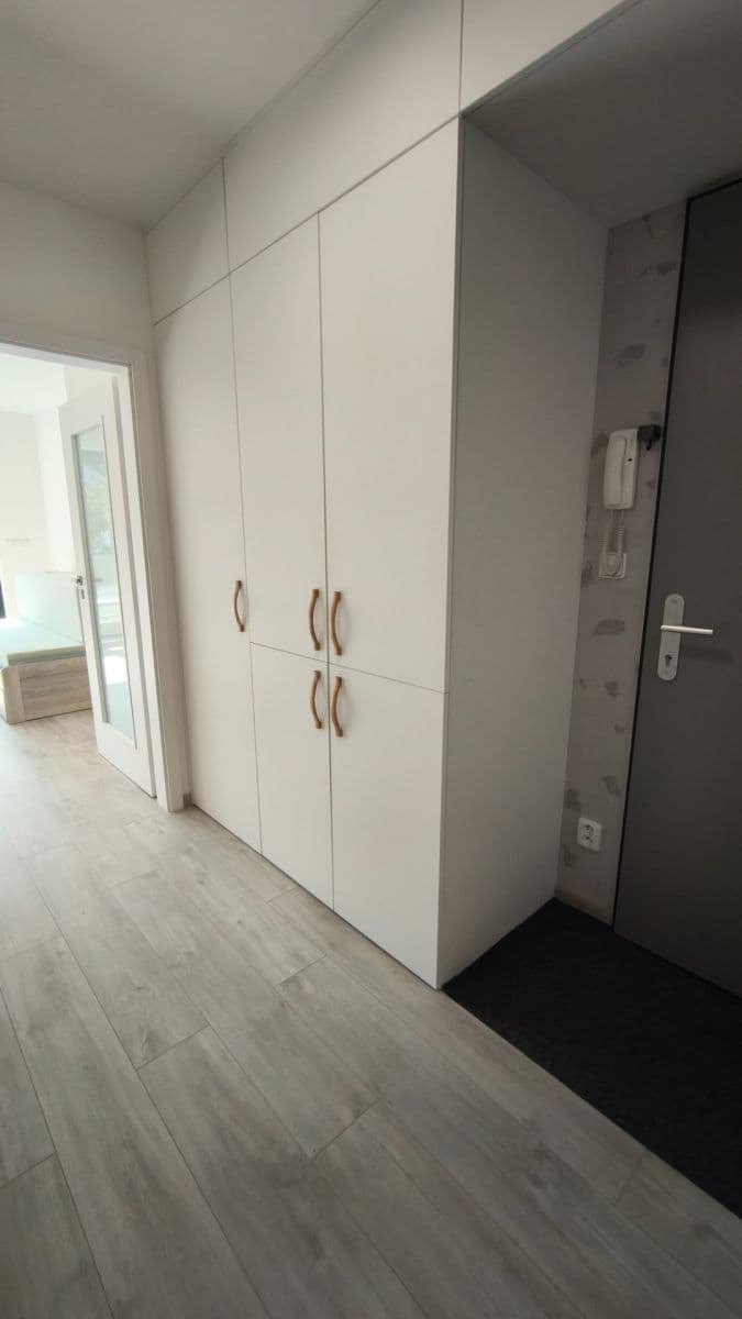Prenájom bytu 1-izbový 32 m², Věry Pánkové, Olomouc, Olomoucký kraj Prenájom bytu 1-izbový 32 m², Věry Pánkové, Olomouc, Olomoucký kraj