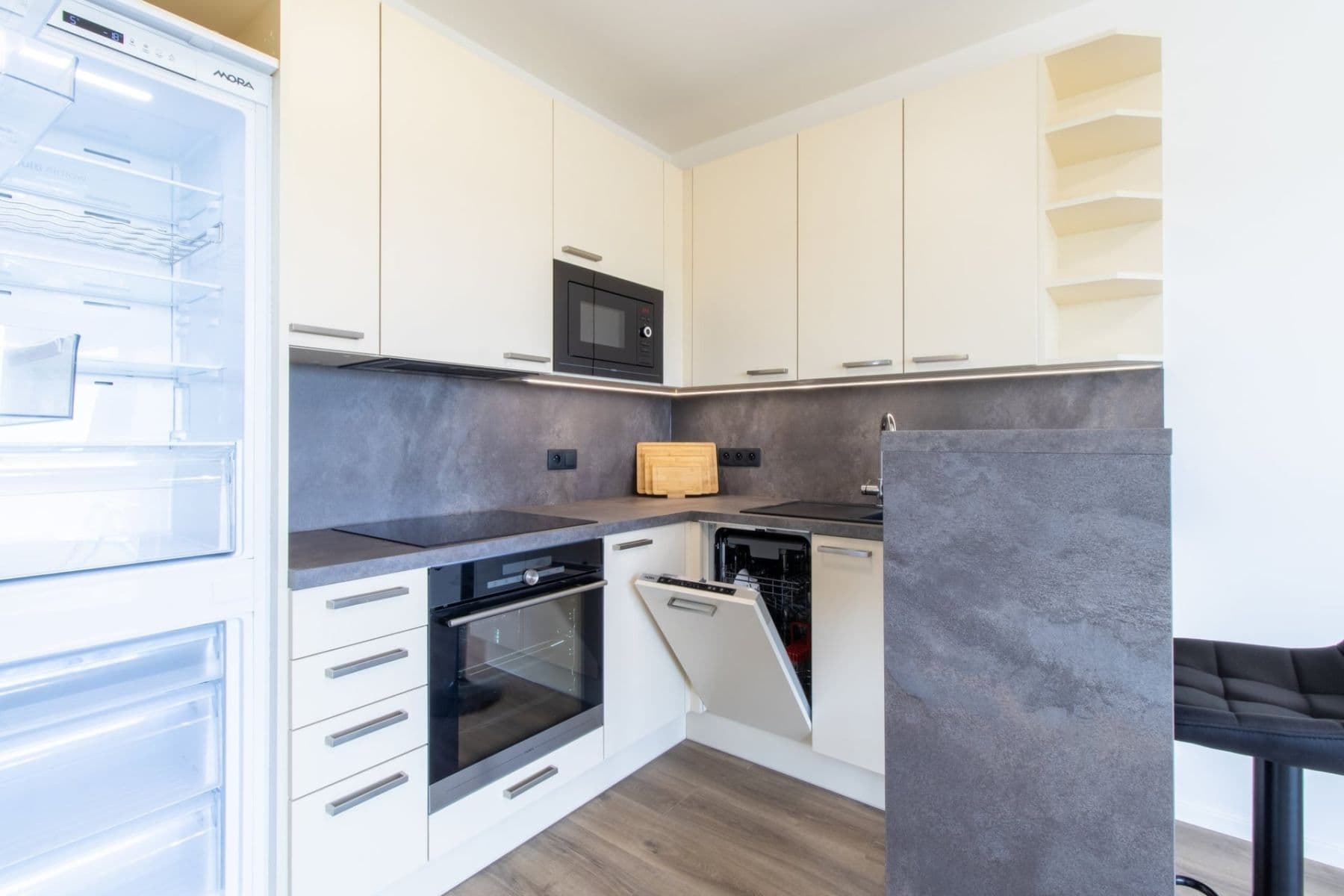 Prenájom bytu 2-izbový 37 m², Arnošta Valenty, Praha, Praha Prenájom bytu 2-izbový 37 m², Arnošta Valenty, Praha, Praha