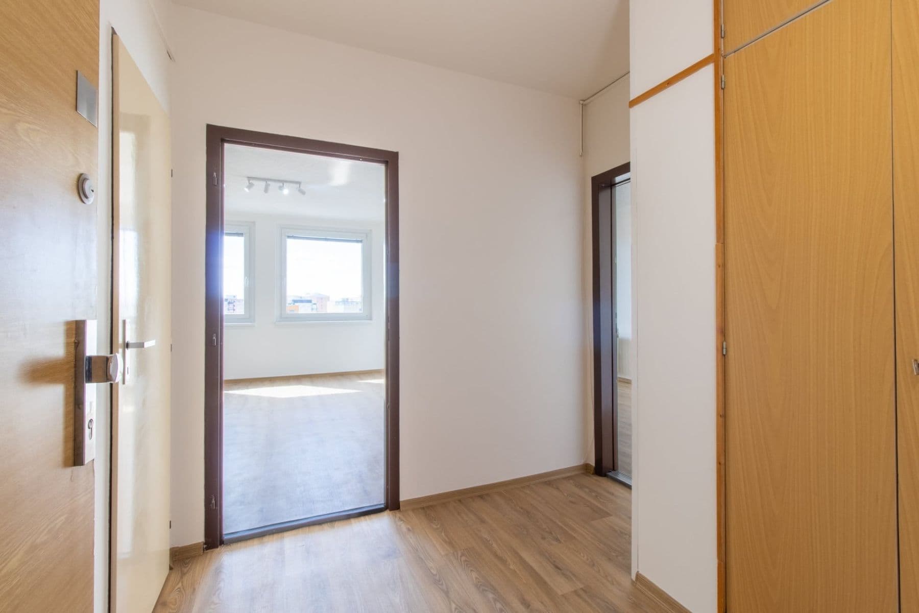 Prenájom bytu 2-izbový 45 m², Generála Janouška, Praha, Praha Prenájom bytu 2-izbový 45 m², Generála Janouška, Praha, Praha