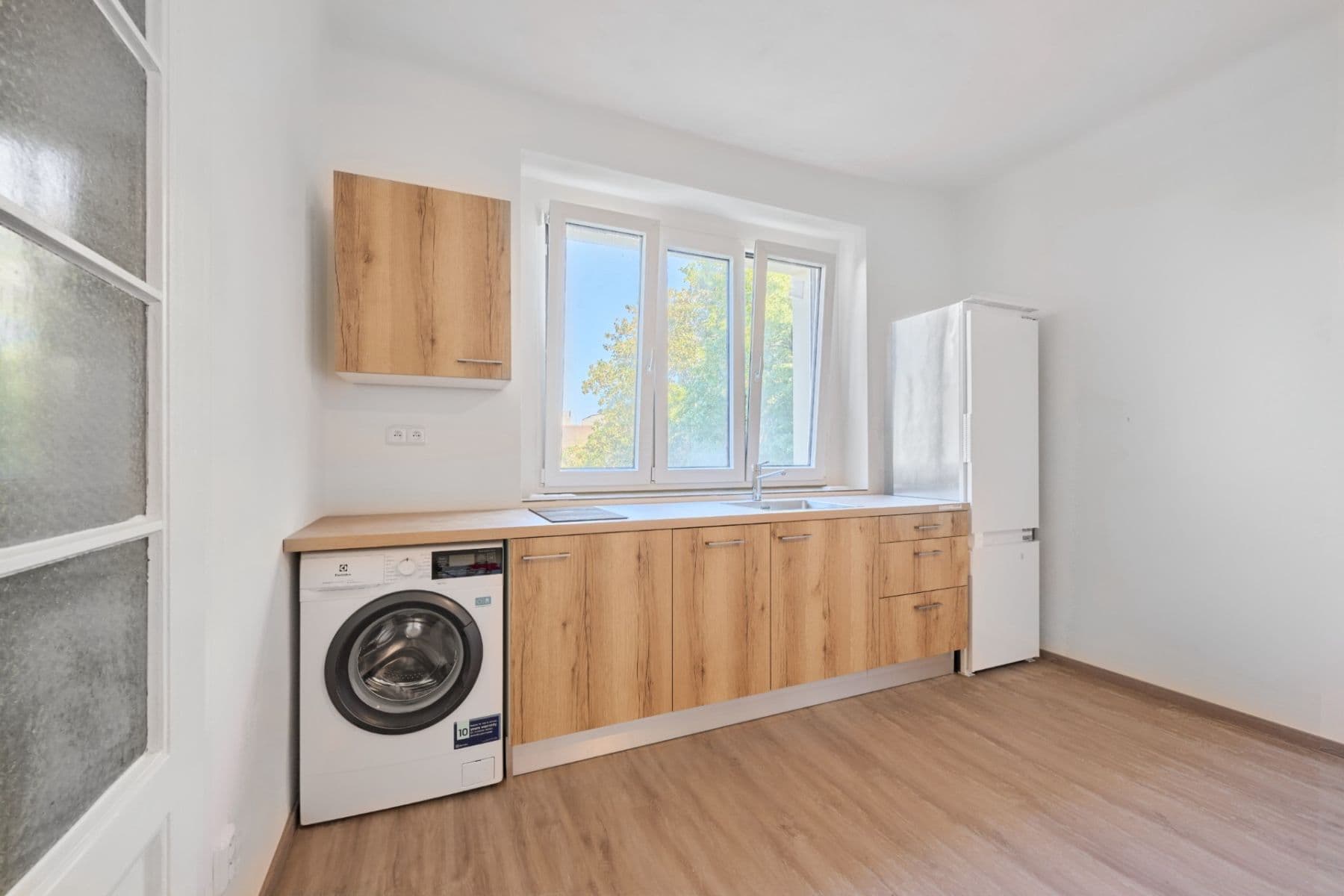 Prenájom bytu 1-izbový 30 m², Viklefova, Praha, Praha Prenájom bytu 1-izbový 30 m², Viklefova, Praha, Praha