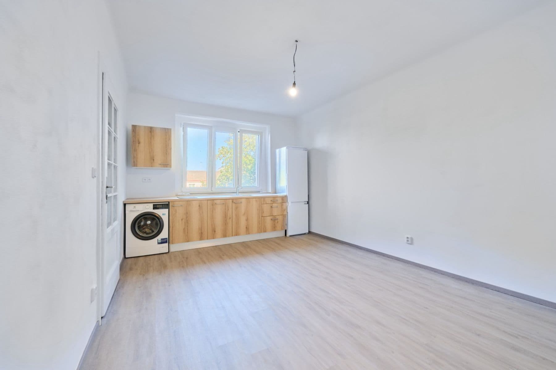 Prenájom bytu 1-izbový 30 m², Viklefova, Praha, Praha Prenájom bytu 1-izbový 30 m², Viklefova, Praha, Praha