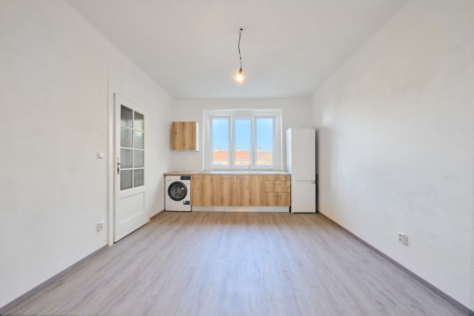 Prenájom bytu 1-izbový 30 m², Viklefova, Praha, Praha Prenájom bytu 1-izbový 30 m², Viklefova, Praha, Praha