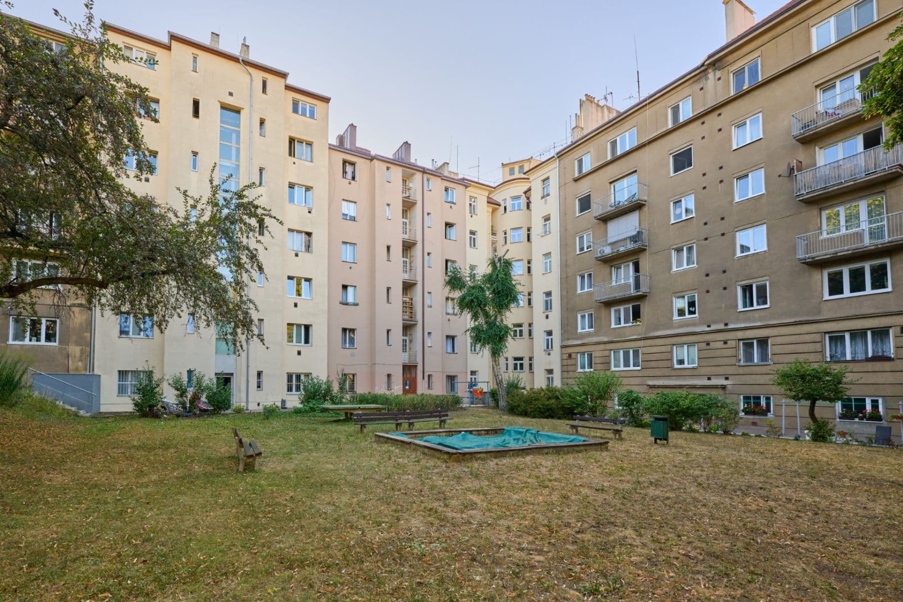 Prenájom bytu 1-izbový 30 m², Viklefova, Praha, Praha Prenájom bytu 1-izbový 30 m², Viklefova, Praha, Praha