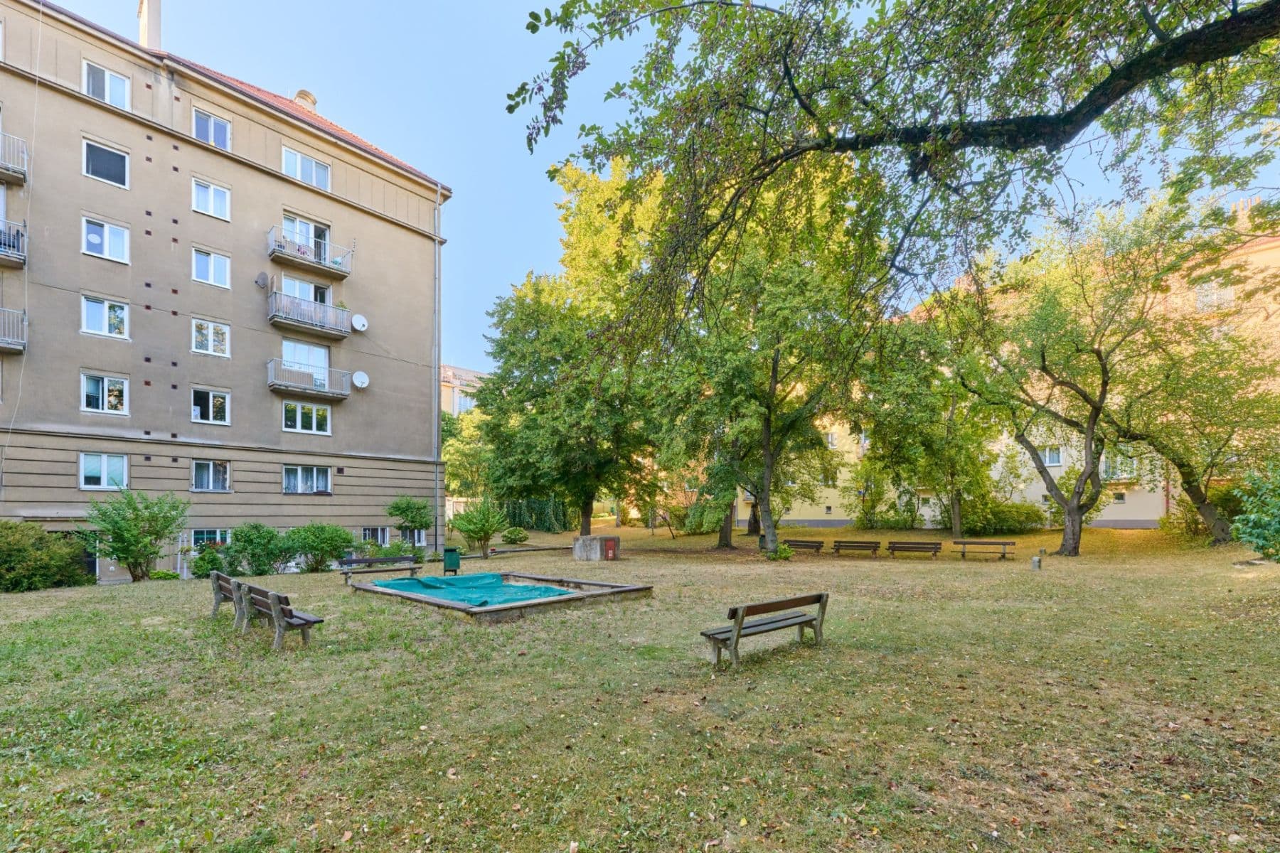 Prenájom bytu 1-izbový 30 m², Viklefova, Praha, Praha Prenájom bytu 1-izbový 30 m², Viklefova, Praha, Praha