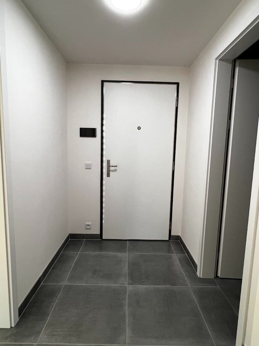Prenájom bytu 2-izbový 45 m², Hodkovická, Praha, Praha Prenájom bytu 2-izbový 45 m², Hodkovická, Praha, Praha