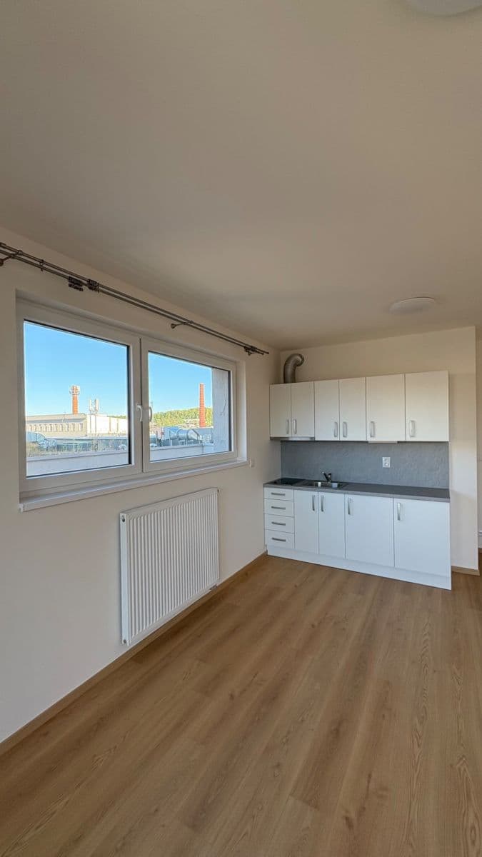 Prenájom bytu 1-izbový 32 m², Poděbradská, Praha, Praha Prenájom bytu 1-izbový 32 m², Poděbradská, Praha, Praha