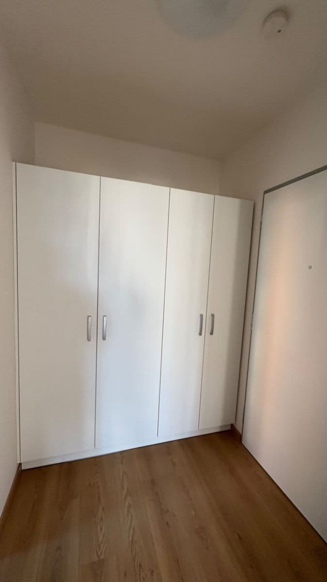 Prenájom bytu 1-izbový 32 m², Poděbradská, Praha, Praha Prenájom bytu 1-izbový 32 m², Poděbradská, Praha, Praha