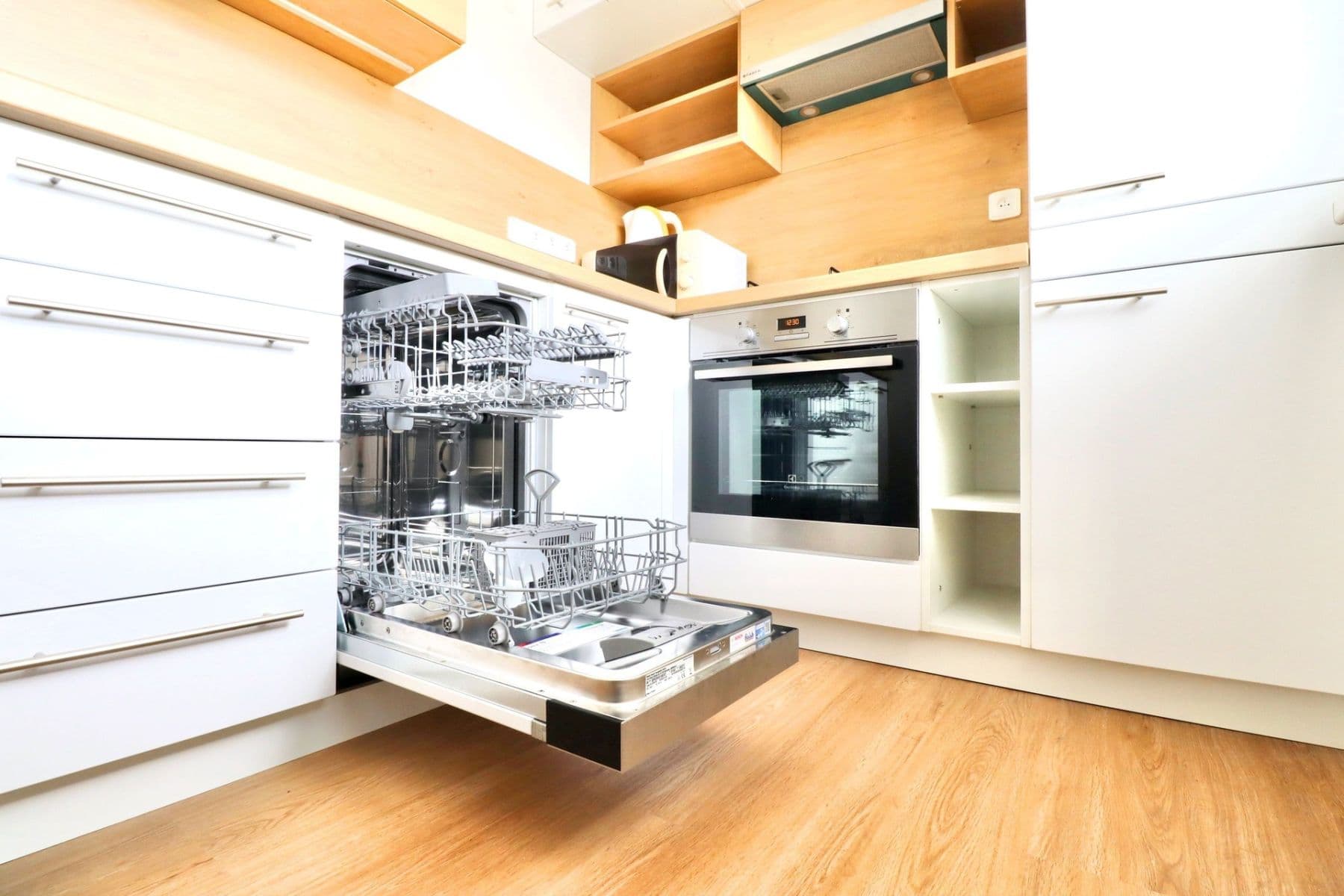 Prenájom bytu 2-izbový 55 m², Přistoupimská, Praha, Praha Prenájom bytu 2-izbový 55 m², Přistoupimská, Praha, Praha