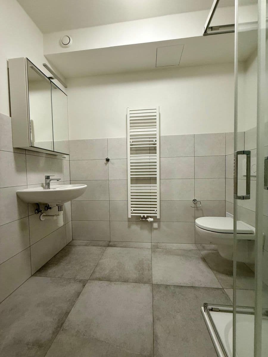 Prenájom bytu 1-izbový 34 m², Mochovská, Praha, Praha Prenájom bytu 1-izbový 34 m², Mochovská, Praha, Praha