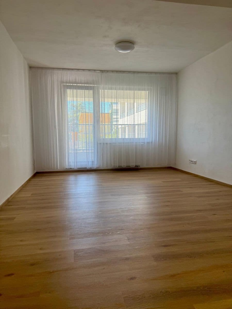 Prenájom bytu 1-izbový 34 m², Mochovská, Praha, Praha Prenájom bytu 1-izbový 34 m², Mochovská, Praha, Praha