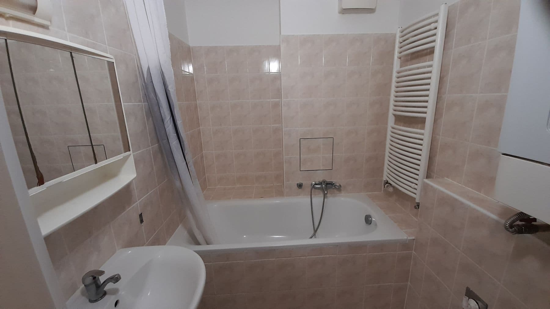 Prenájom bytu 3-izbový 62 m², Ke Školce, Rudná, Středočeský kraj Prenájom bytu 3-izbový 62 m², Ke Školce, Rudná, Středočeský kraj