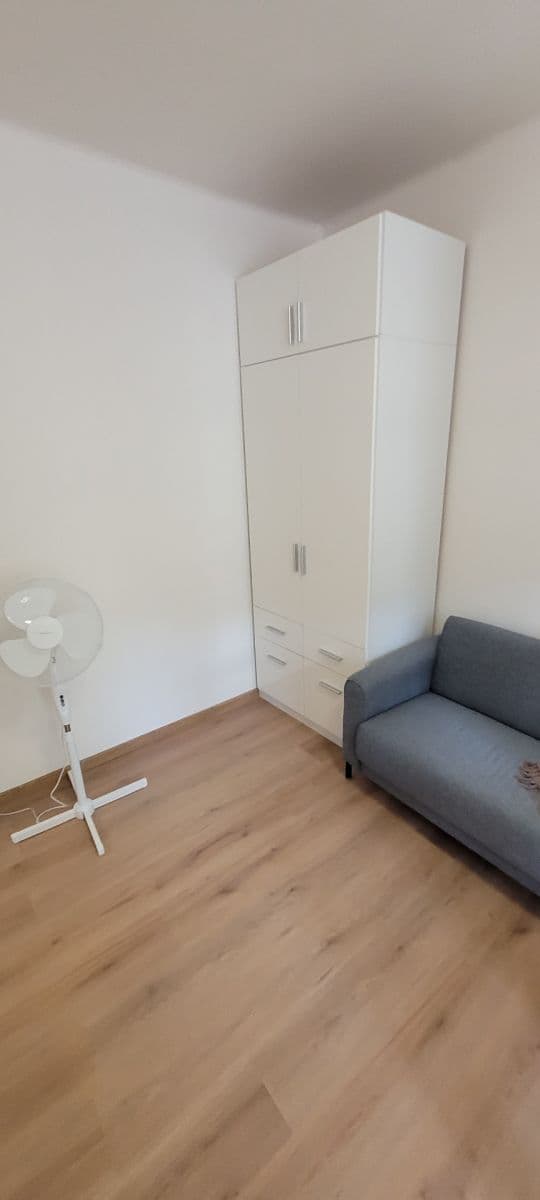 Prenájom bytu Garsoniéra 23 m², Herlianska, Ružinov, Bratislavský kraj Prenájom bytu Garsoniéra 23 m², Herlianska, Ružinov, Bratislavský kraj