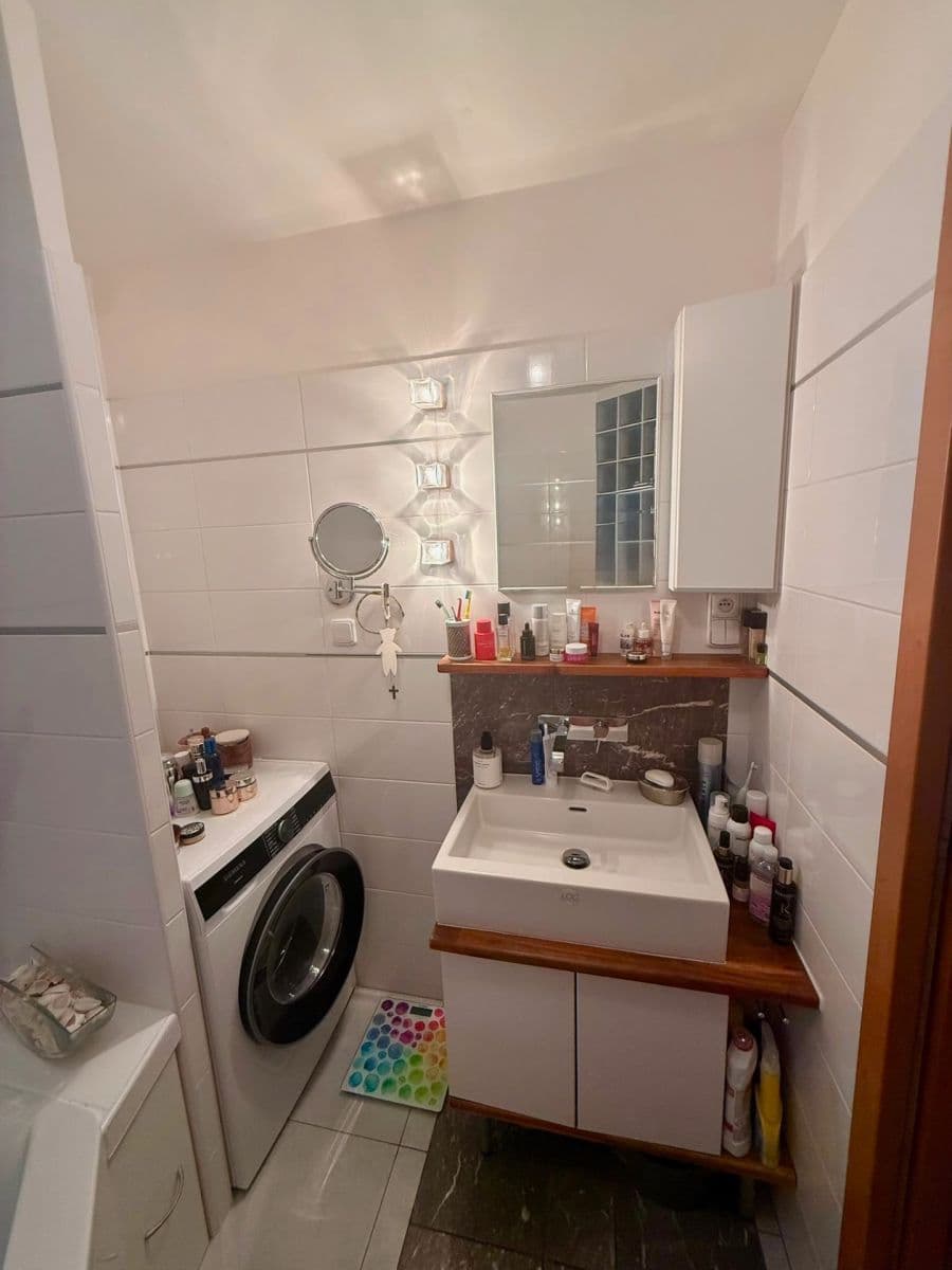Predaj bytu 3-izbový 76 m², Podvinný mlýn, Praha, Praha Predaj bytu 3-izbový 76 m², Podvinný mlýn, Praha, Praha