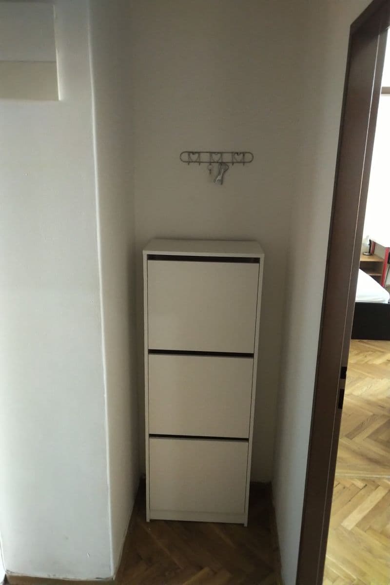 Prenájom bytu 2-izbový 40 m², Chelčického, Praha, Praha Prenájom bytu 2-izbový 40 m², Chelčického, Praha, Praha