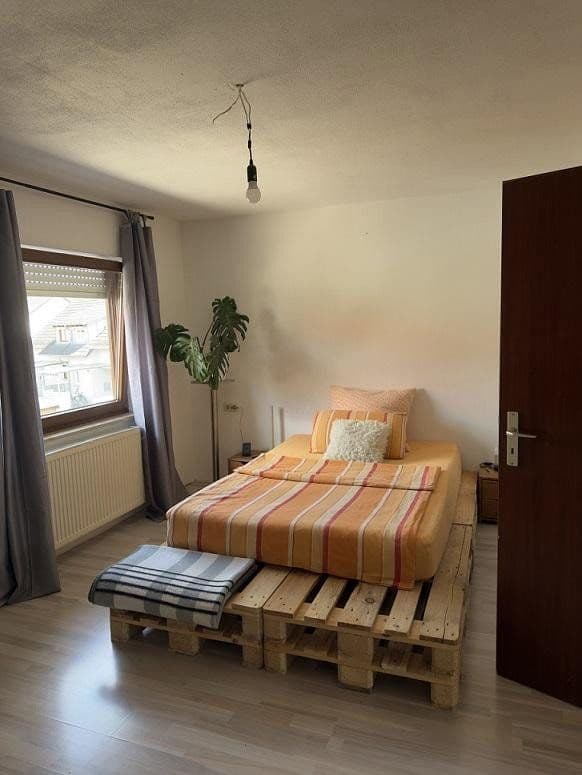 Predaj domu 131 m², pozemok 137 m², Holzgerlingen, Bádensko-Wurttembersko Predaj domu 131 m², pozemok 137 m², Holzgerlingen, Bádensko-Wurttembersko