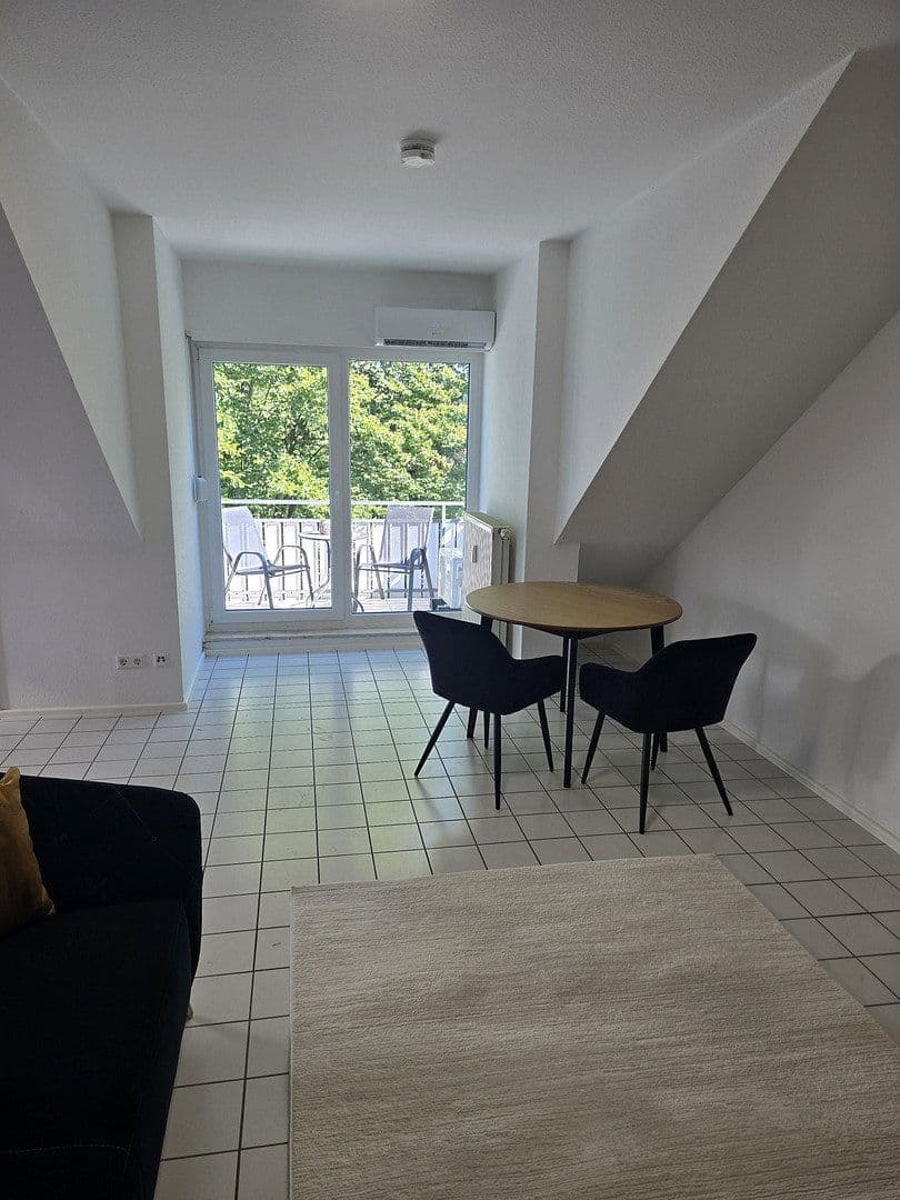 Prenájom bytu 1-izbový 40 m², Kornblumenstraße 6, Öhringen, Bádensko-Wurttembersko Prenájom bytu 1-izbový 40 m², Kornblumenstraße 6, Öhringen, Bádensko-Wurttembersko