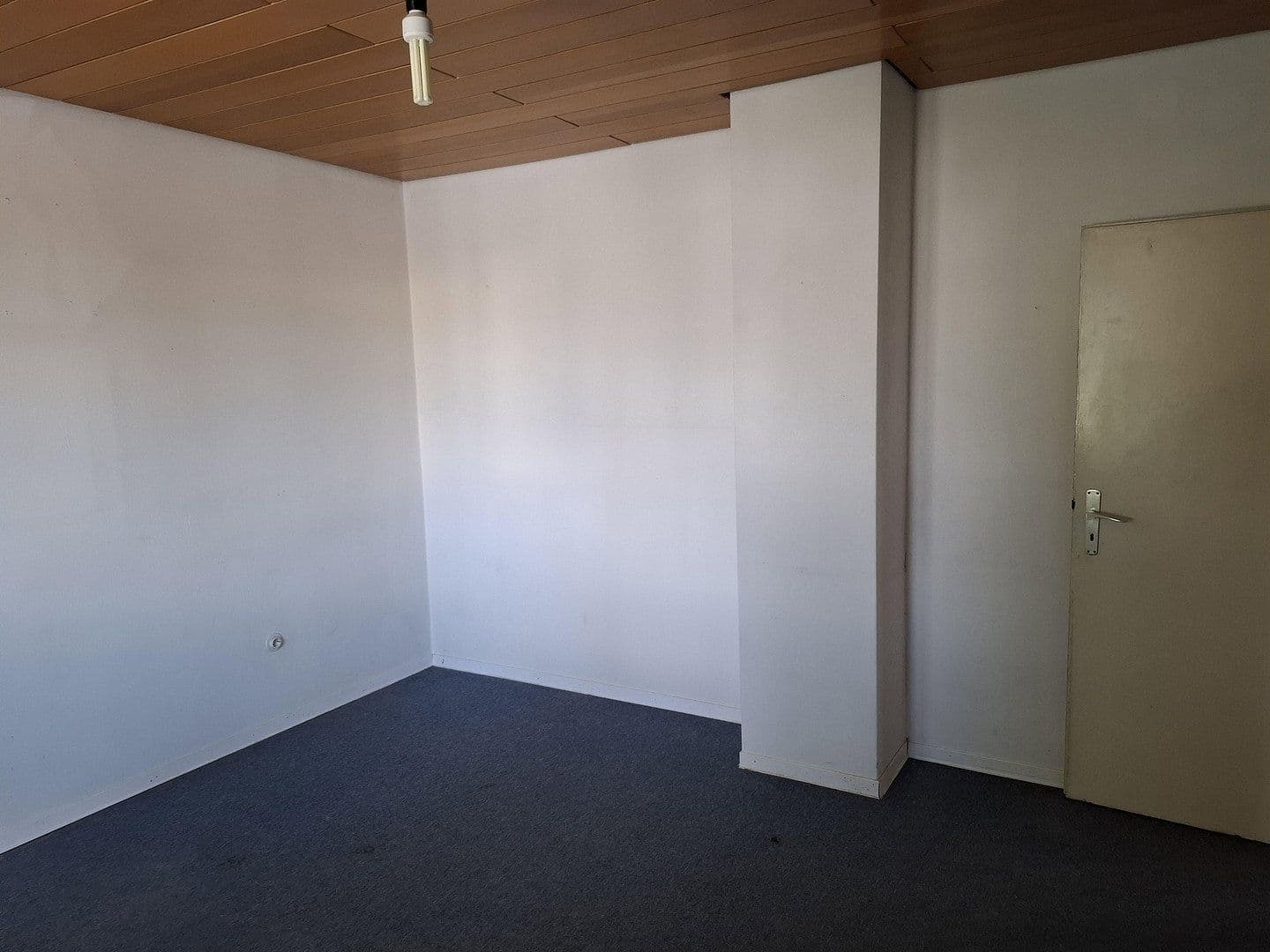 Predaj domu 170 m², pozemok 564 m², Eppelheim, Bádensko-Wurttembersko Predaj domu 170 m², pozemok 564 m², Eppelheim, Bádensko-Wurttembersko