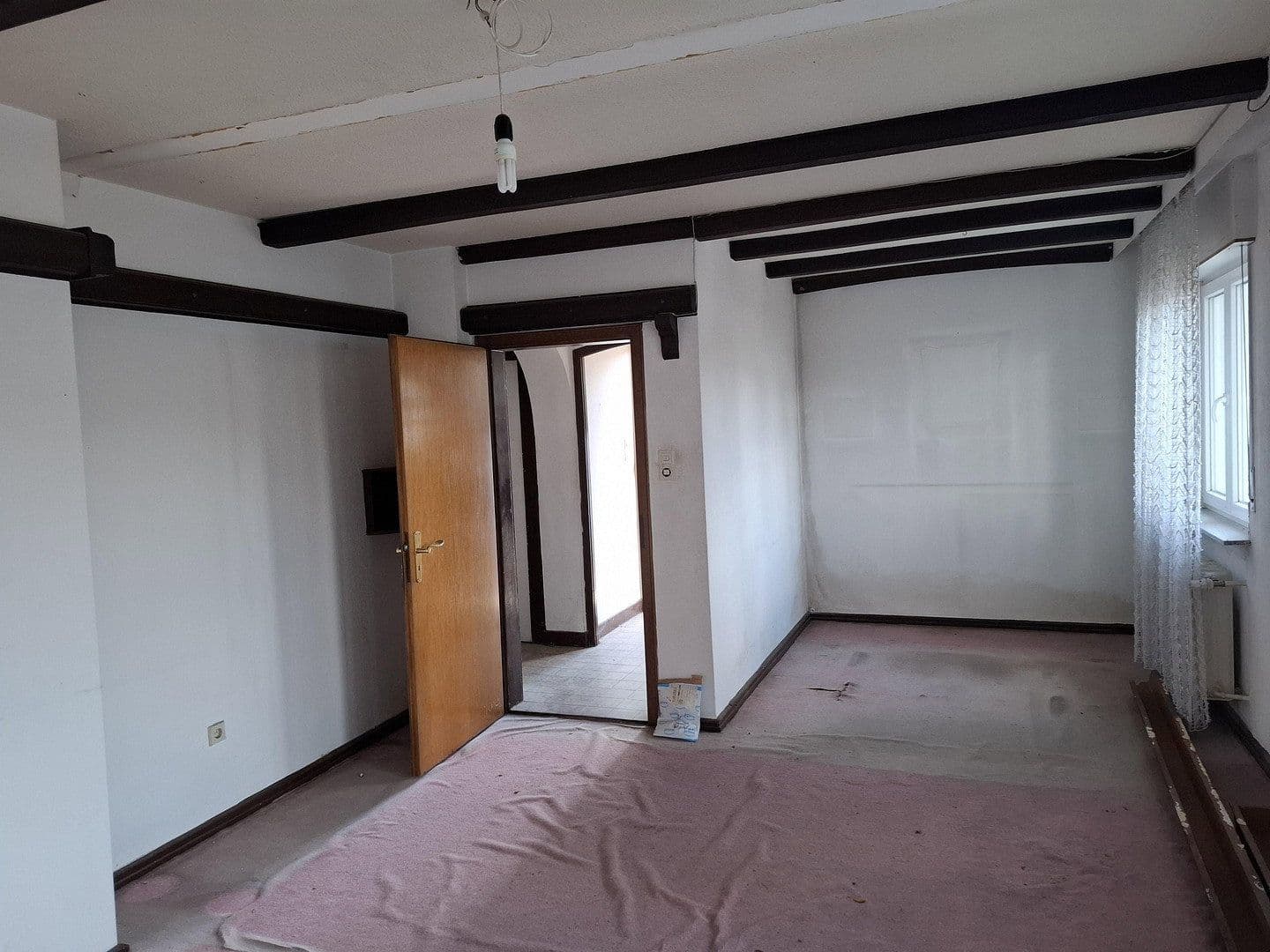 Predaj domu 170 m², pozemok 564 m², Eppelheim, Bádensko-Wurttembersko Predaj domu 170 m², pozemok 564 m², Eppelheim, Bádensko-Wurttembersko