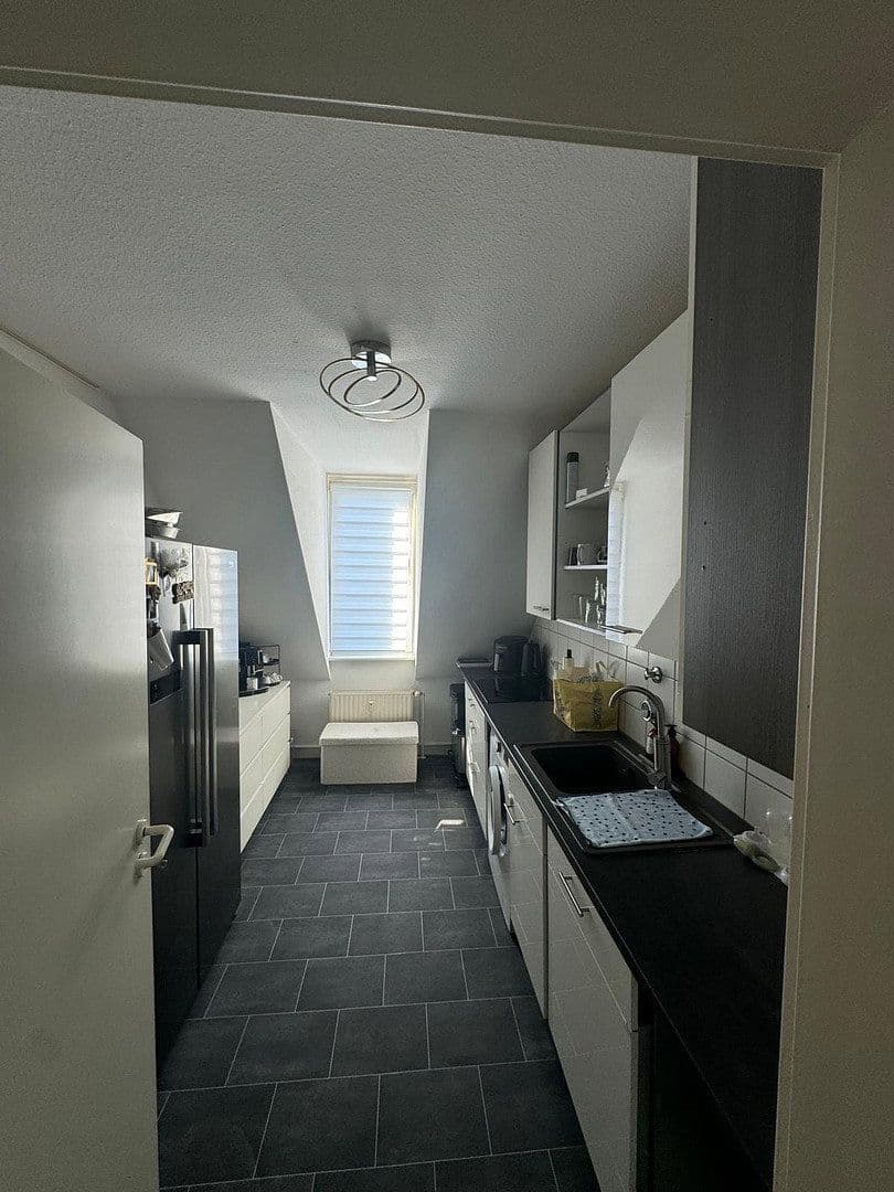 Prenájom bytu 3-izbový 87 m², Berliner Straße 55, Niederkassel, Severné Porýnie - Westfálsko Prenájom bytu 3-izbový 87 m², Berliner Straße 55, Niederkassel, Severné Porýnie - Westfálsko