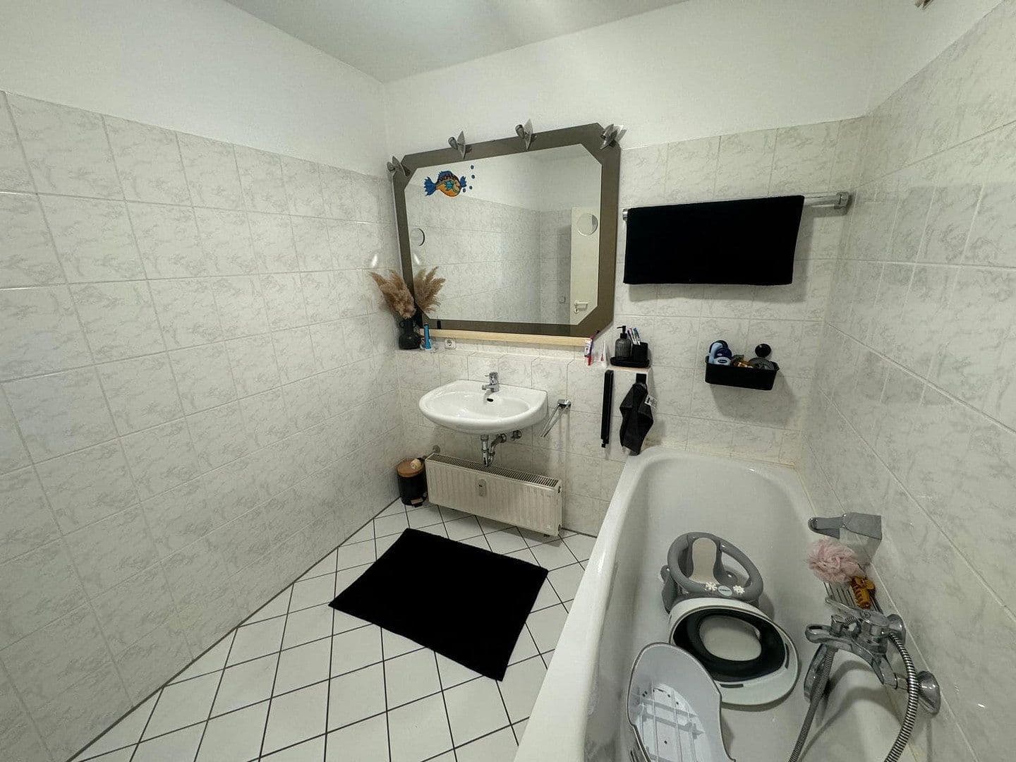 Prenájom bytu 3-izbový 87 m², Berliner Straße 55, Niederkassel, Severné Porýnie - Westfálsko Prenájom bytu 3-izbový 87 m², Berliner Straße 55, Niederkassel, Severné Porýnie - Westfálsko
