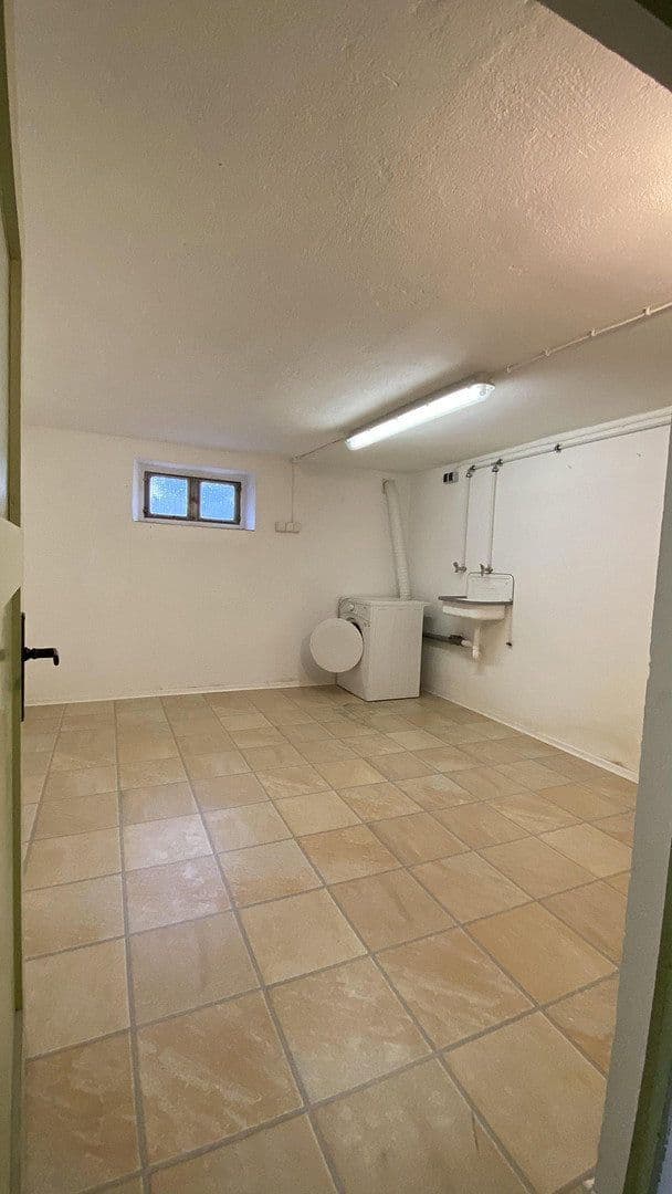Prenájom bytu 3-izbový 70 m², Uttenreuth, Bavorsko Prenájom bytu 3-izbový 70 m², Uttenreuth, Bavorsko