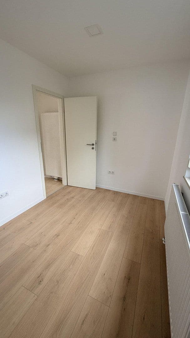 Prenájom bytu 3-izbový 70 m², Uttenreuth, Bavorsko Prenájom bytu 3-izbový 70 m², Uttenreuth, Bavorsko
