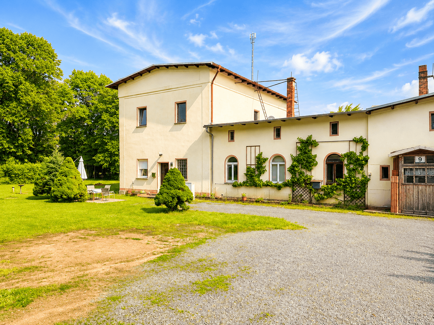 Predaj domu 140 m², pozemok 3.683 m², Colditzer Landstr. 7 + 9, Grimma, Sasko Predaj domu 140 m², pozemok 3.683 m², Colditzer Landstr. 7 + 9, Grimma, Sasko