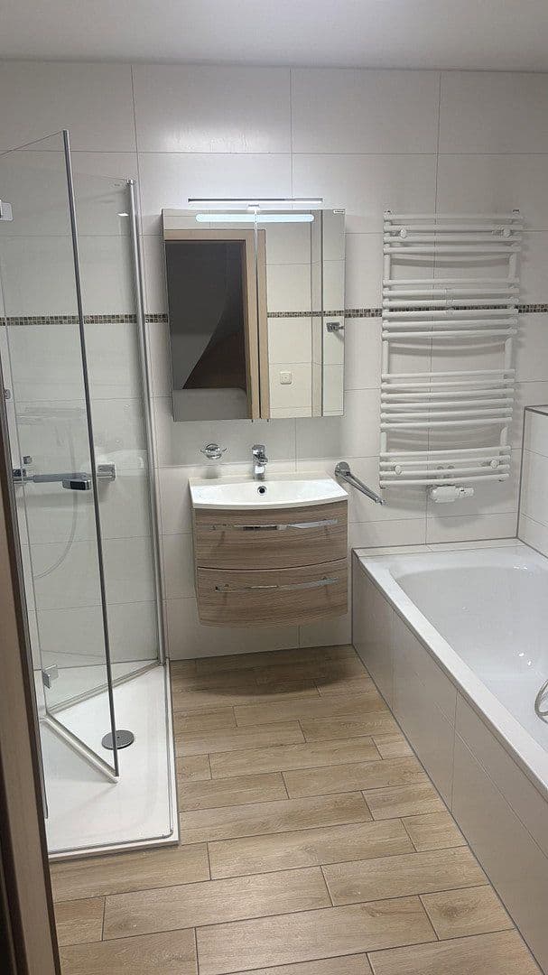 Predaj domu 109 m², pozemok 203 m², Am Schmidfeld 18a, Salzweg, Bavorsko Predaj domu 109 m², pozemok 203 m², Am Schmidfeld 18a, Salzweg, Bavorsko