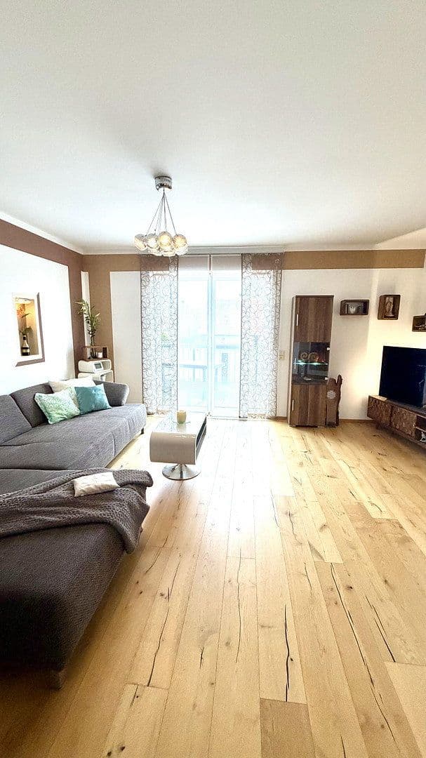 Predaj domu 265 m², pozemok 1.029 m², Osterhofen, Bavorsko Predaj domu 265 m², pozemok 1.029 m², Osterhofen, Bavorsko