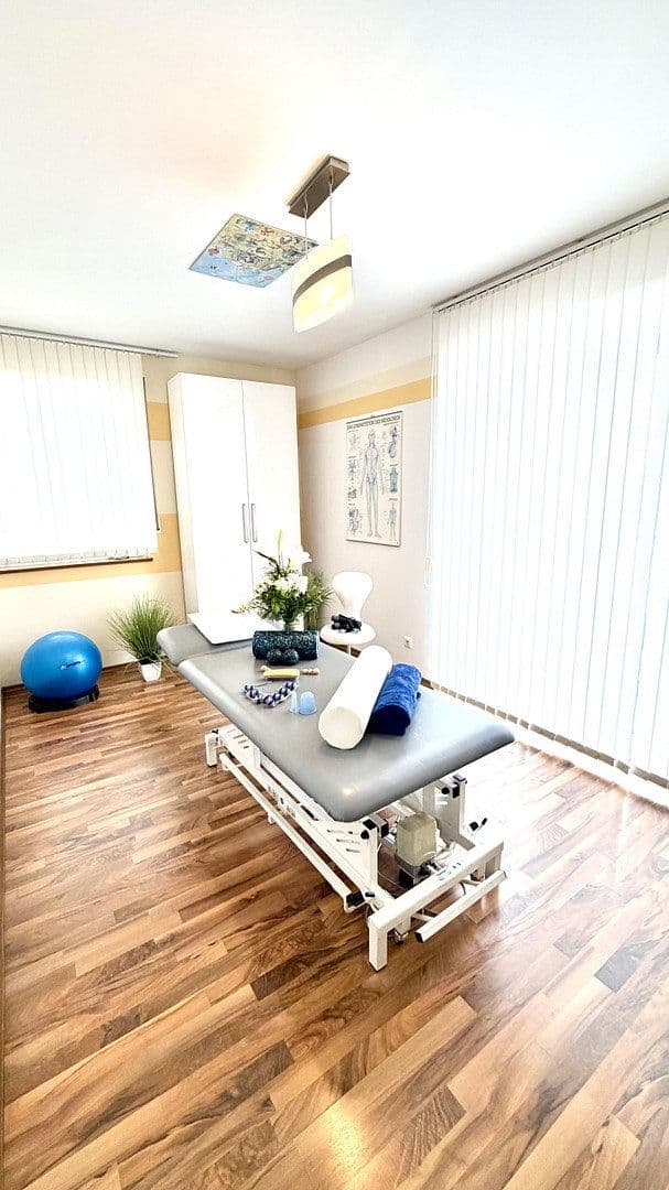 Predaj domu 265 m², pozemok 1.029 m², Osterhofen, Bavorsko Predaj domu 265 m², pozemok 1.029 m², Osterhofen, Bavorsko