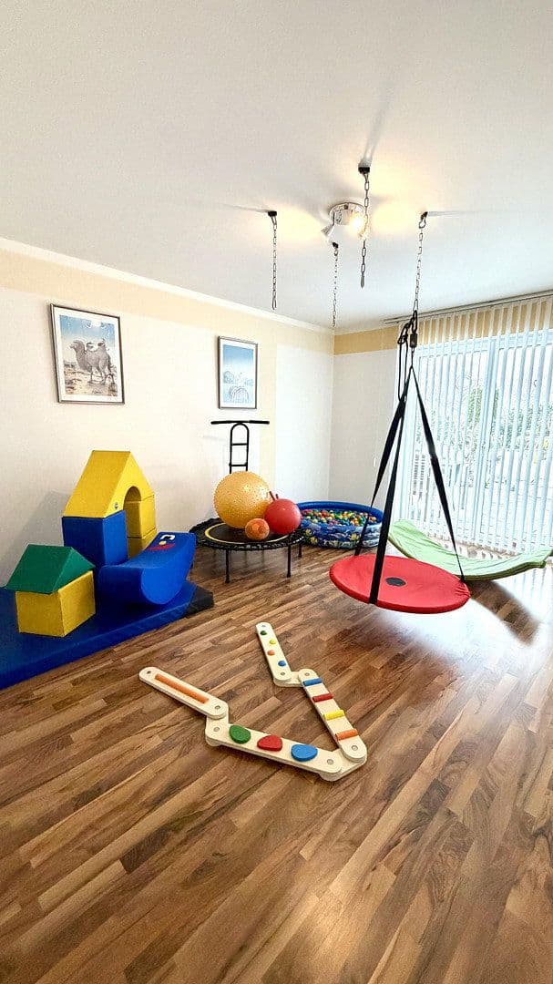 Predaj domu 265 m², pozemok 1.029 m², Osterhofen, Bavorsko Predaj domu 265 m², pozemok 1.029 m², Osterhofen, Bavorsko