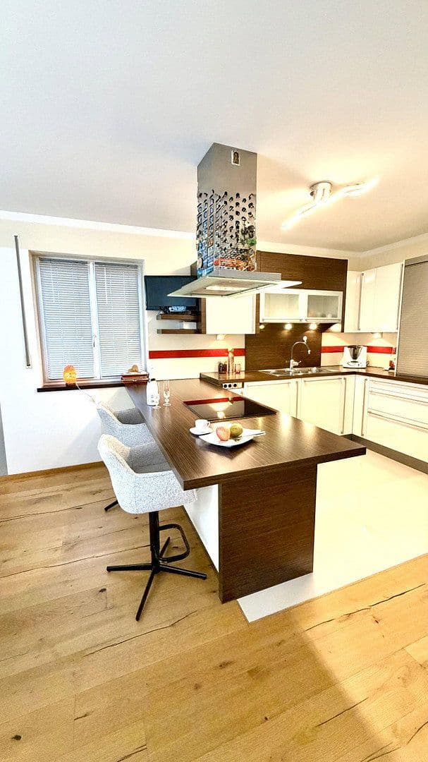 Predaj domu 265 m², pozemok 1.029 m², Osterhofen, Bavorsko Predaj domu 265 m², pozemok 1.029 m², Osterhofen, Bavorsko